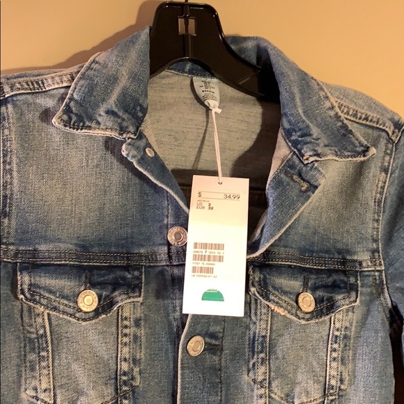 BRAND NEW! Blue jean denim jacket - very chic! - Picture 2 of 5